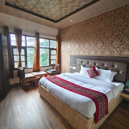 Mountain Zest-Simla Royale Near Mall Road-Free Pickup From Railway Station Simla Экстерьер фото
