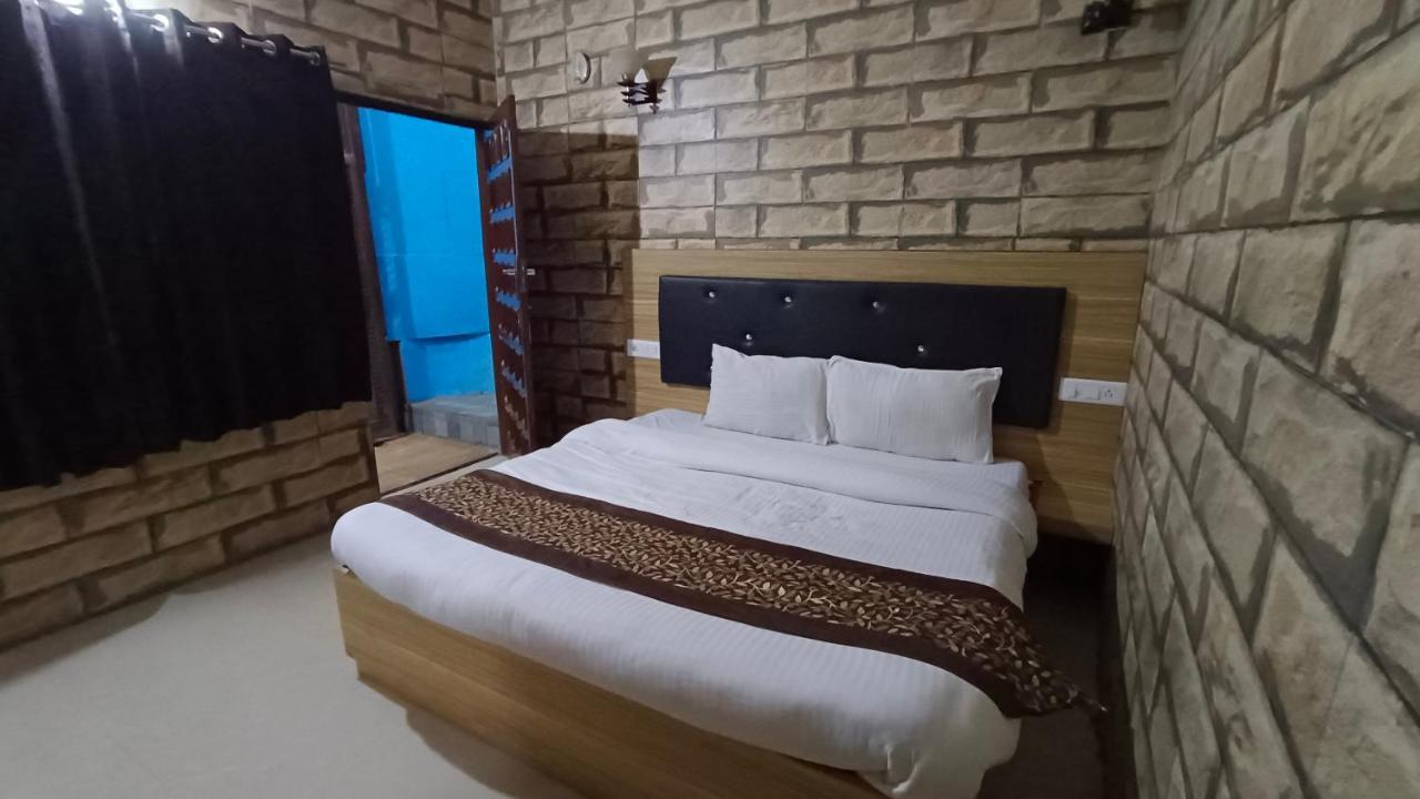 Mountain Zest-Simla Royale Near Mall Road-Free Pickup From Railway Station Simla Экстерьер фото